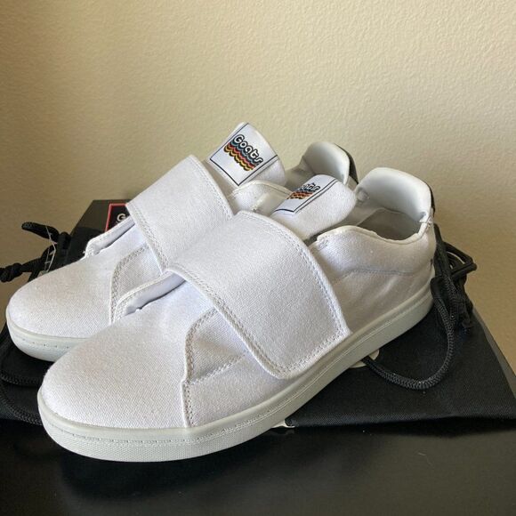 Goats Men's Velcro Canvas Sneakers White NWT size 9.5 - Picture 3 of 7